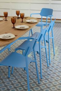 Ein Bild der Stühle Studie des Herstellers Fermob. Erhältlich über Anrobi in Augsburg.