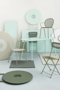 Ein Bild der Kollektion Lorette des Herstellers Fermob. Erhältlich über Anrobi in Augsburg.